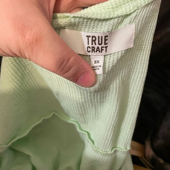 Halter top - Picture 3 of 4